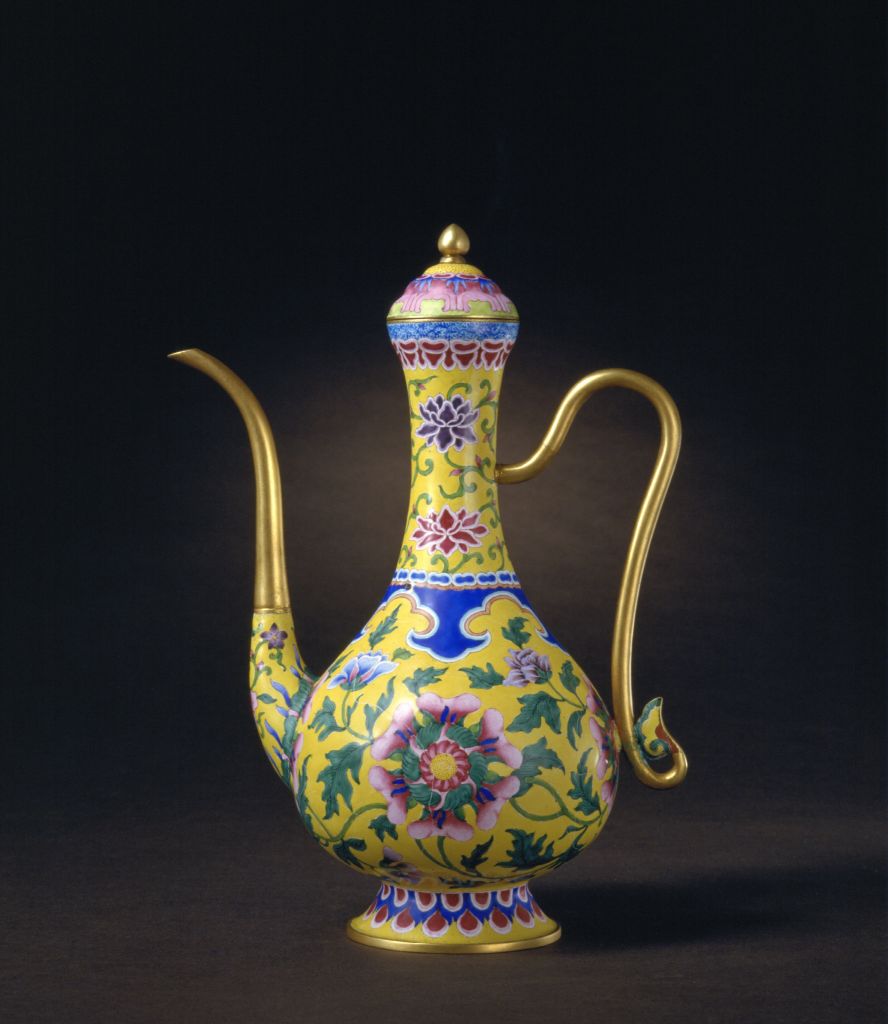 中国美術 古玩 青華染付 花卉紋樣皿 大清嘉庆年製 中国古美術 大清光緒年製 青花纏枝蓮文皿 染付 - メルカリ